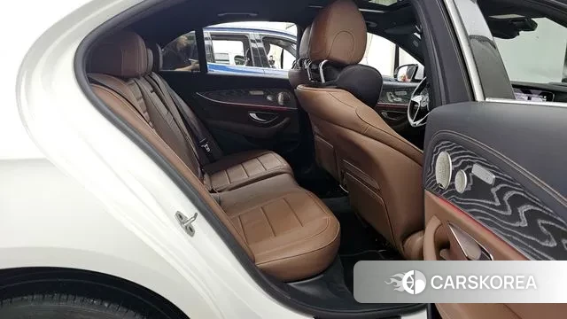 Mercedes-Benz E-Class W213 2021 Белый из Кореи, фото 3