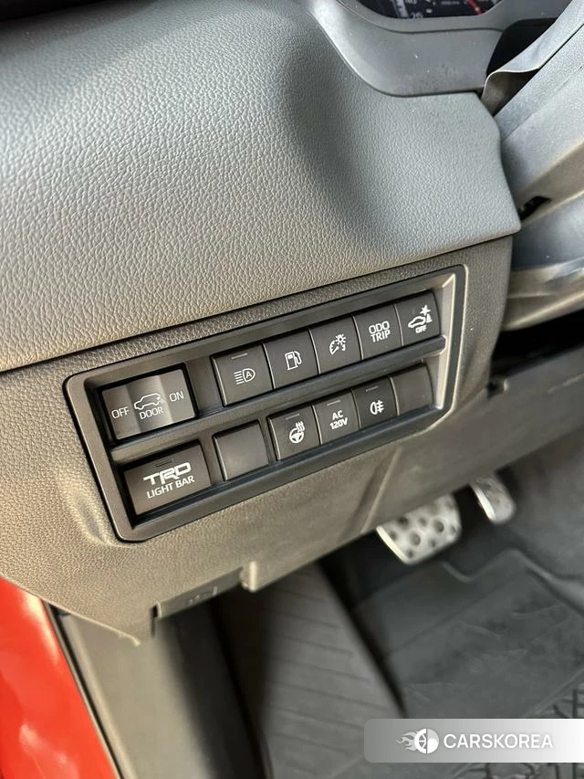 Toyota Sequoia 2023 Красный из Китая, фото 3