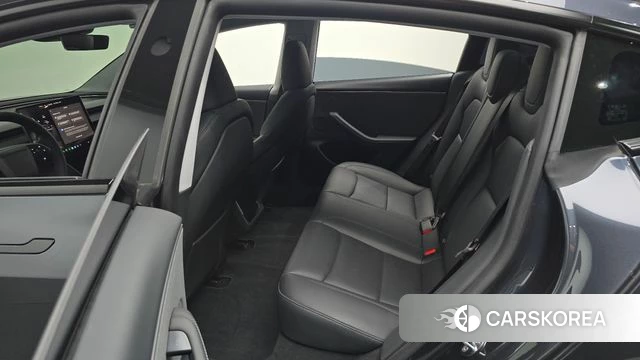 Tesla Model 3 2025 Серый из Кореи, фото 3