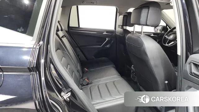 Volkswagen Tiguan second Generation 2022 Черный из Кореи, фото 3