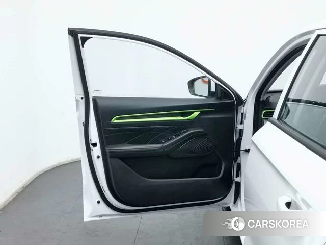 Geely Automobile Emgrand Methanol 2024 Белый из Китая, фото 3
