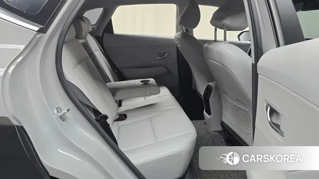 Hyundai Kona (SX2) 2024 Серебристо-серый из Кореи, фото 3