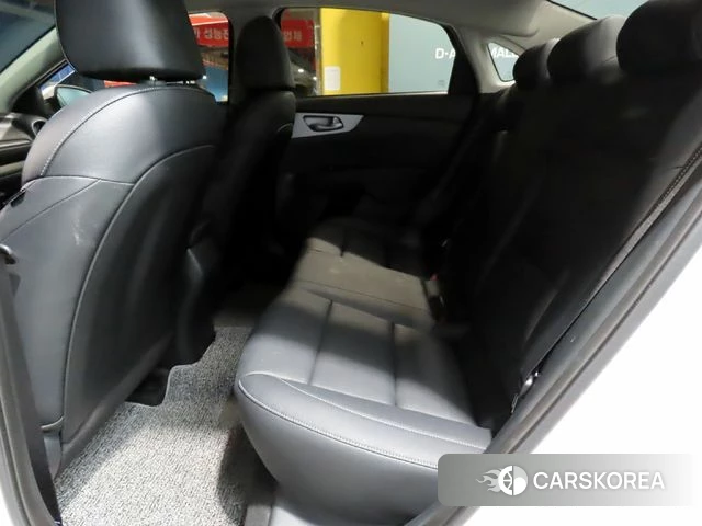 Kia The New K3 2nd generation 2022 Белый из Кореи, фото 3