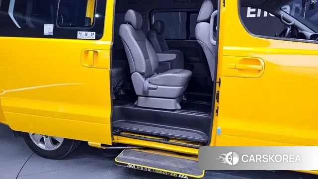 Hyundai The New Grand Starex 2018 Желтый из Кореи, фото 3