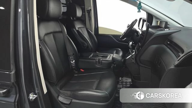 Hyundai Staria 2022 Серый из Кореи, фото 3