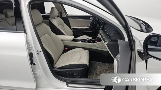 Kia The New K5 3rd generation 2024 Белый из Кореи, фото 3