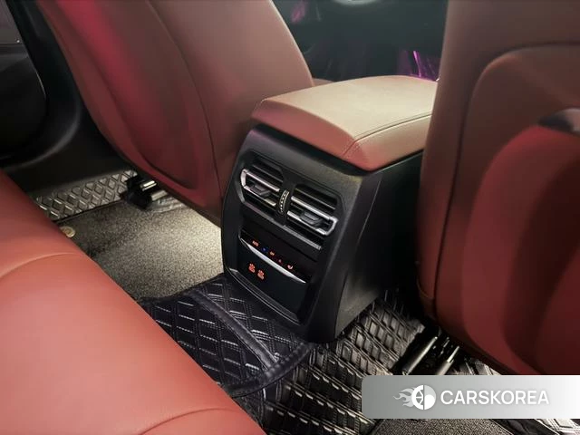 BMW 3 series 2024 Белый из Китая, фото 3