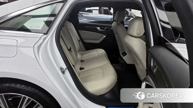 Audi A6 (C8) 2023 Белый из Кореи, фото 3