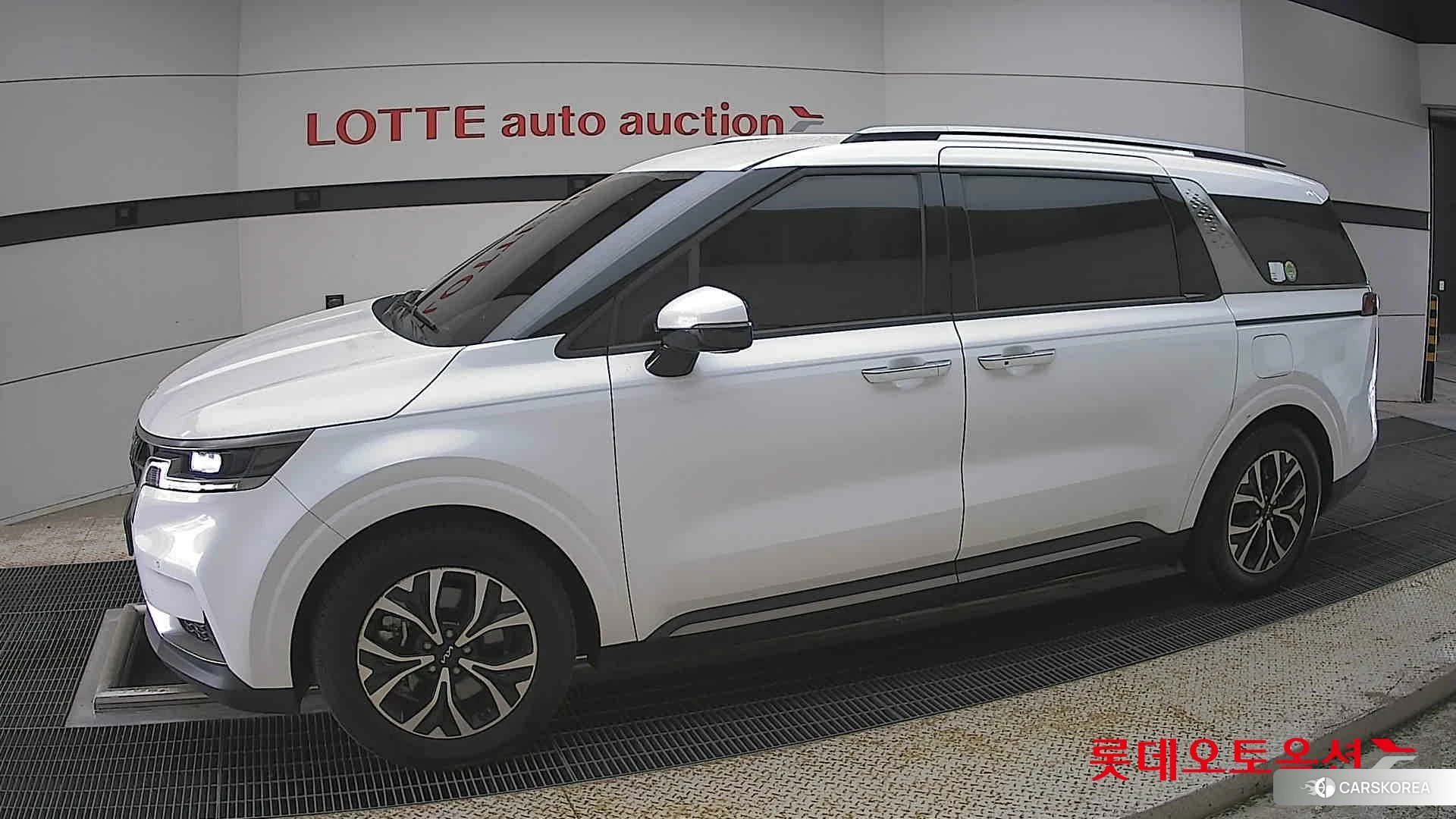 Kia Carnival 2023 Белый из Кореи, фото 3