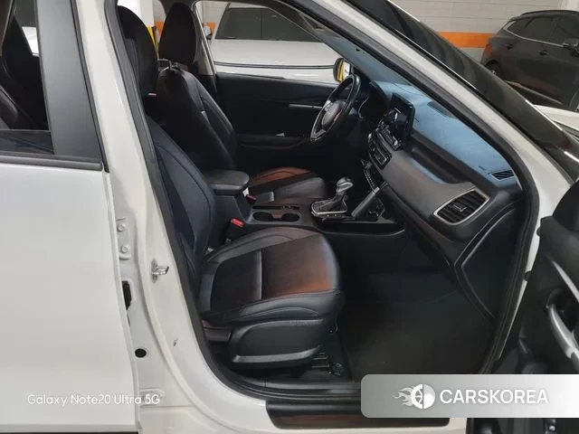 Kia Seltos 2022 Белый из Кореи, фото 3