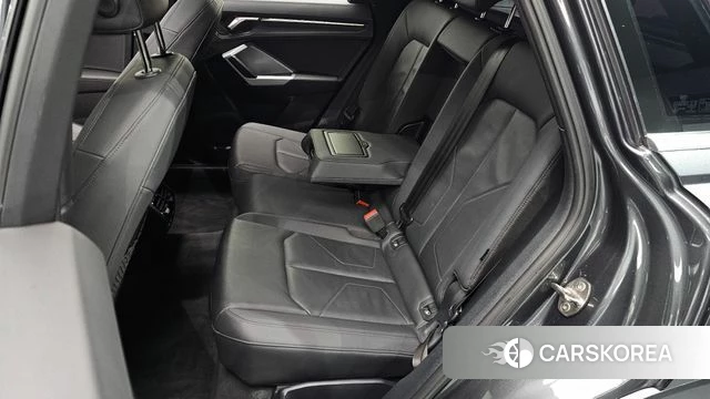 Audi Q3 (F3) 2022 Серый из Кореи, фото 3