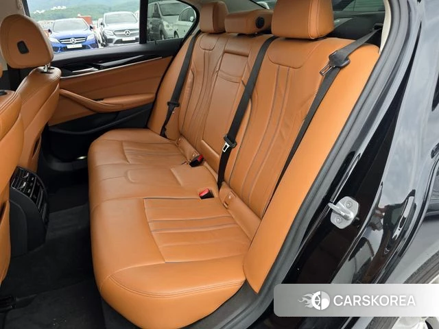 BMW 5 Series (G30) 2018 Черный из Кореи, фото 3