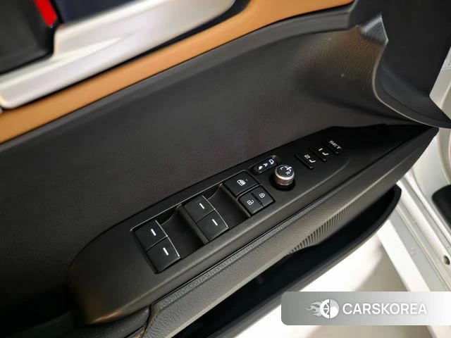 Toyota Camry (XV80) 2025 Серебряный из Кореи, фото 3