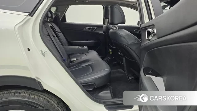 Kia Sportage 5th Generation 2023 Белый из Кореи, фото 3