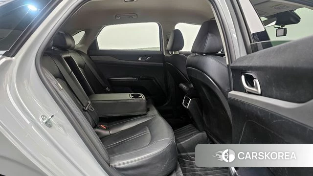 Kia The New K5 3rd generation 2024 Светло-серебряный цвет из Кореи, фото 3