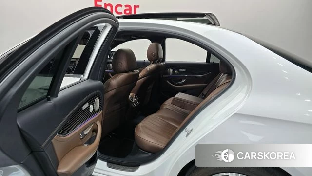Mercedes-Benz E-Class W213 2022 Белый из Кореи, фото 3