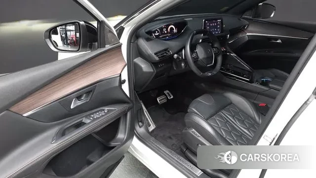 Peugeot 5008 second generation 2023 Белый из Кореи, фото 3