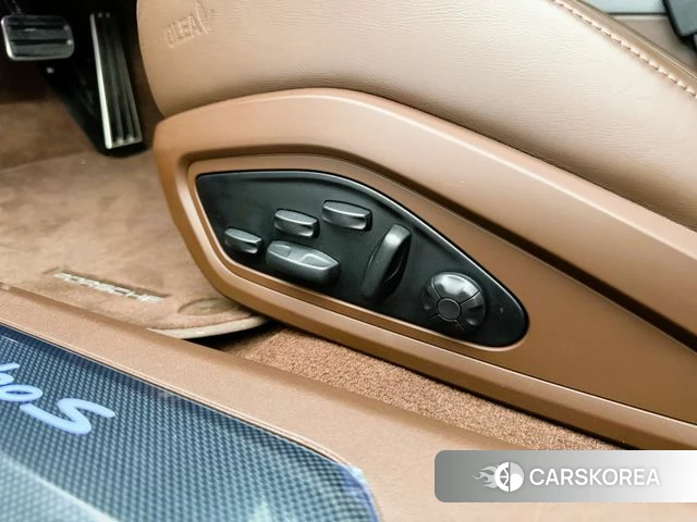 Porsche Taycan 2022 Серебристо-серый из Кореи, фото 3