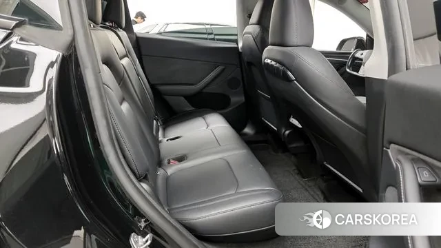 Tesla Model Y 2024 Черный из Кореи, фото 3