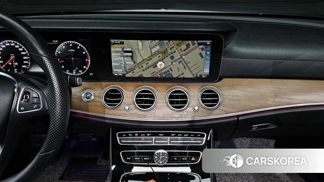 Mercedes-Benz E-Class W213 2018 Белый из Кореи, фото 3