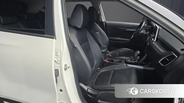 Kia Seltos 2022 Белый из Кореи, фото 3