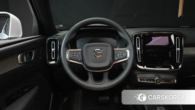 Volvo XC40 2022 Белый из Кореи, фото 3