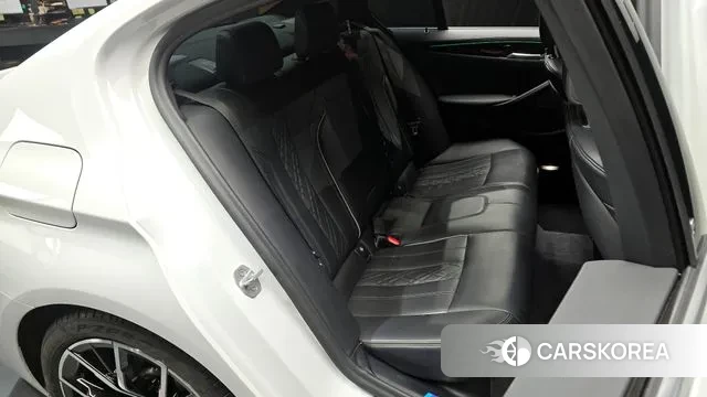 BMW 5 Series (G30) 2021 Белый из Кореи, фото 3