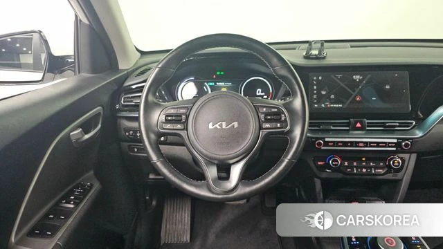Kia Niro Plus 2022 Белый из Кореи, фото 3