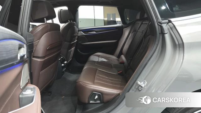 BMW 6 Series GT (G32) 2022 Серебристо-серый из Кореи, фото 3