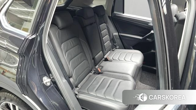 Volkswagen Tiguan second Generation 2023 Черный из Кореи, фото 3