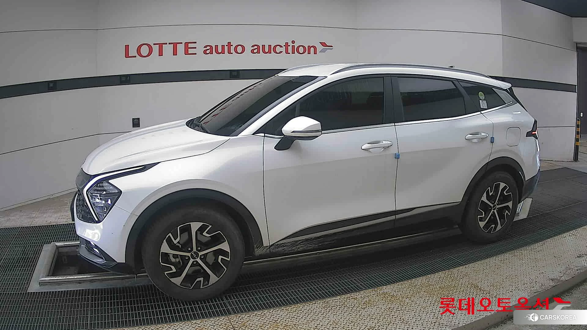 Kia Sportage Hybrid 2023 Snow White Pearl (optional) из Кореи, фото 3