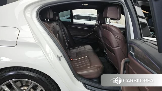 BMW 5 Series (G30) 2019 Белый из Кореи, фото 3