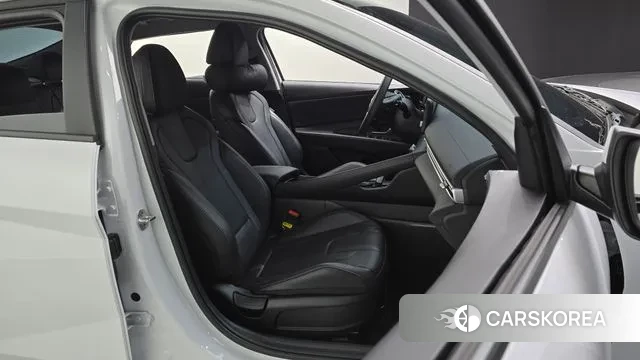 Hyundai Avante Hybrid (CN7) 2022 Белый из Кореи, фото 3