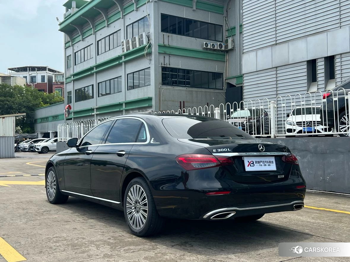 Mercedes-Benz E-class 2022 Черный из Китая, фото 3