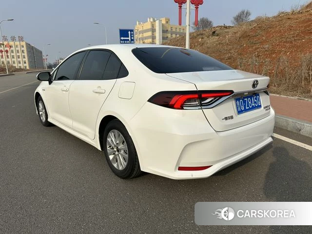 Toyota Corolla 2023 Белый из Китая, фото 3