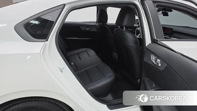 Kia The New K3 2nd generation 2021 Белый из Кореи, фото 3