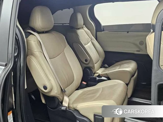 Toyota Sienna 4th Generation 2021 Черный из Кореи, фото 3
