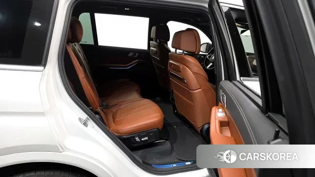 BMW X7 (G07) 2025 Белый из Кореи, фото 3