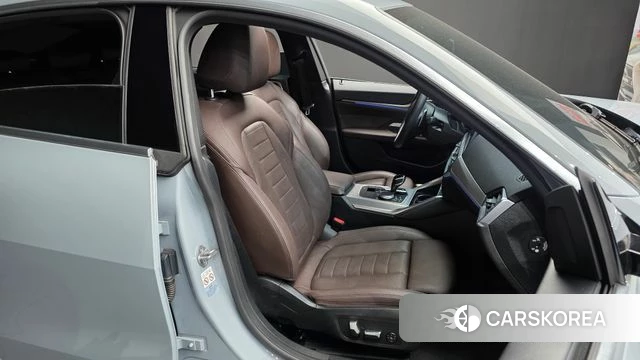 BMW 4 Series (G22) 2022 Небесно-голубой из Кореи, фото 3