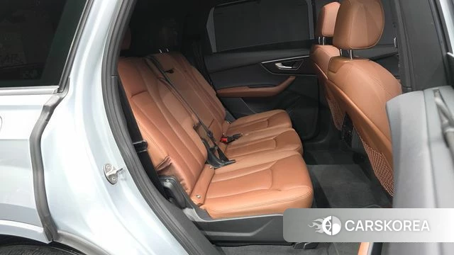 Audi Q7 (4M) 2023 Светло-серебряный цвет из Кореи, фото 3