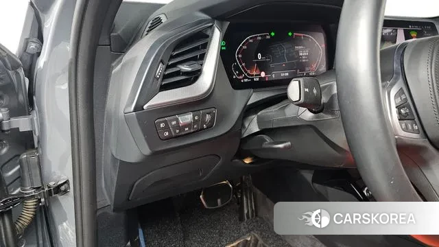 BMW 1 Series (F40) 2022 Серебристо-серый из Кореи, фото 3