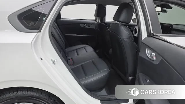 Kia The New K3 2nd generation 2021 Белый из Кореи, фото 3