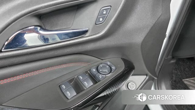 Chevrolet (GM Daewoo) Trax Crossover 2023 Белый из Кореи, фото 3