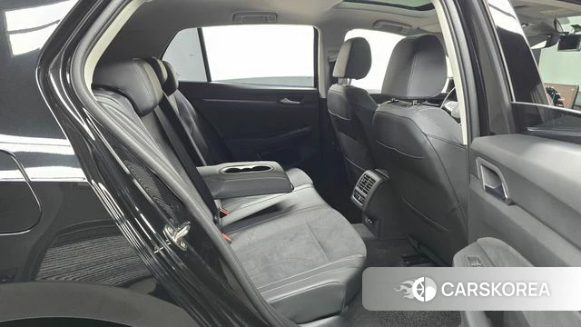 Volkswagen Golf 8th Generation 2025 Черный из Кореи, фото 3