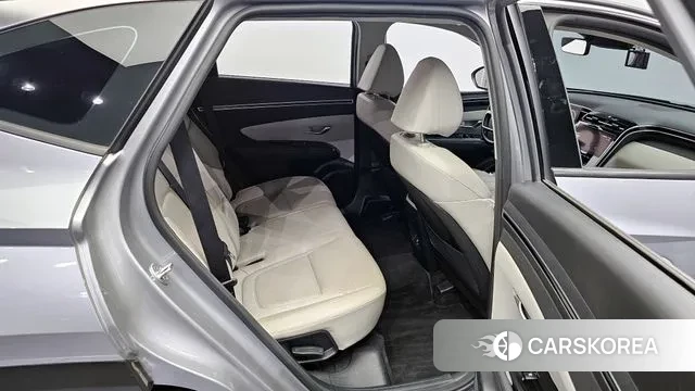 Hyundai Tucson (NX4) 2021 Серебряный из Кореи, фото 3