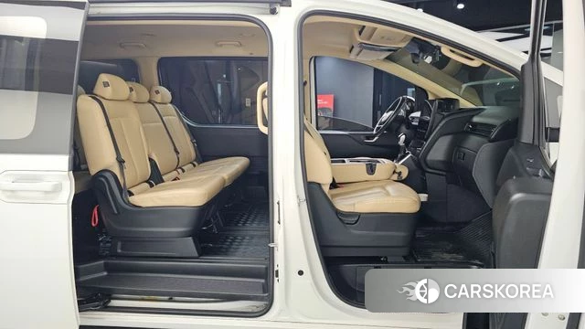 Hyundai Staria 2022 Белый из Кореи, фото 3