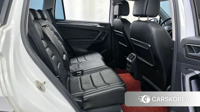 Volkswagen Tiguan second Generation 2018 Белый из Кореи, фото 3