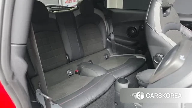 Mini Cooper S 2023 Красный из Кореи, фото 3