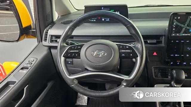 Hyundai Staria 2023 Желтый из Кореи, фото 3