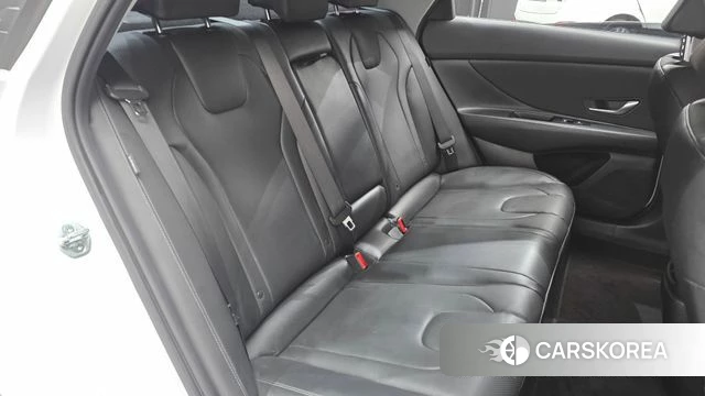 Hyundai The New Avante (CN7) 2024 Белый из Кореи, фото 3